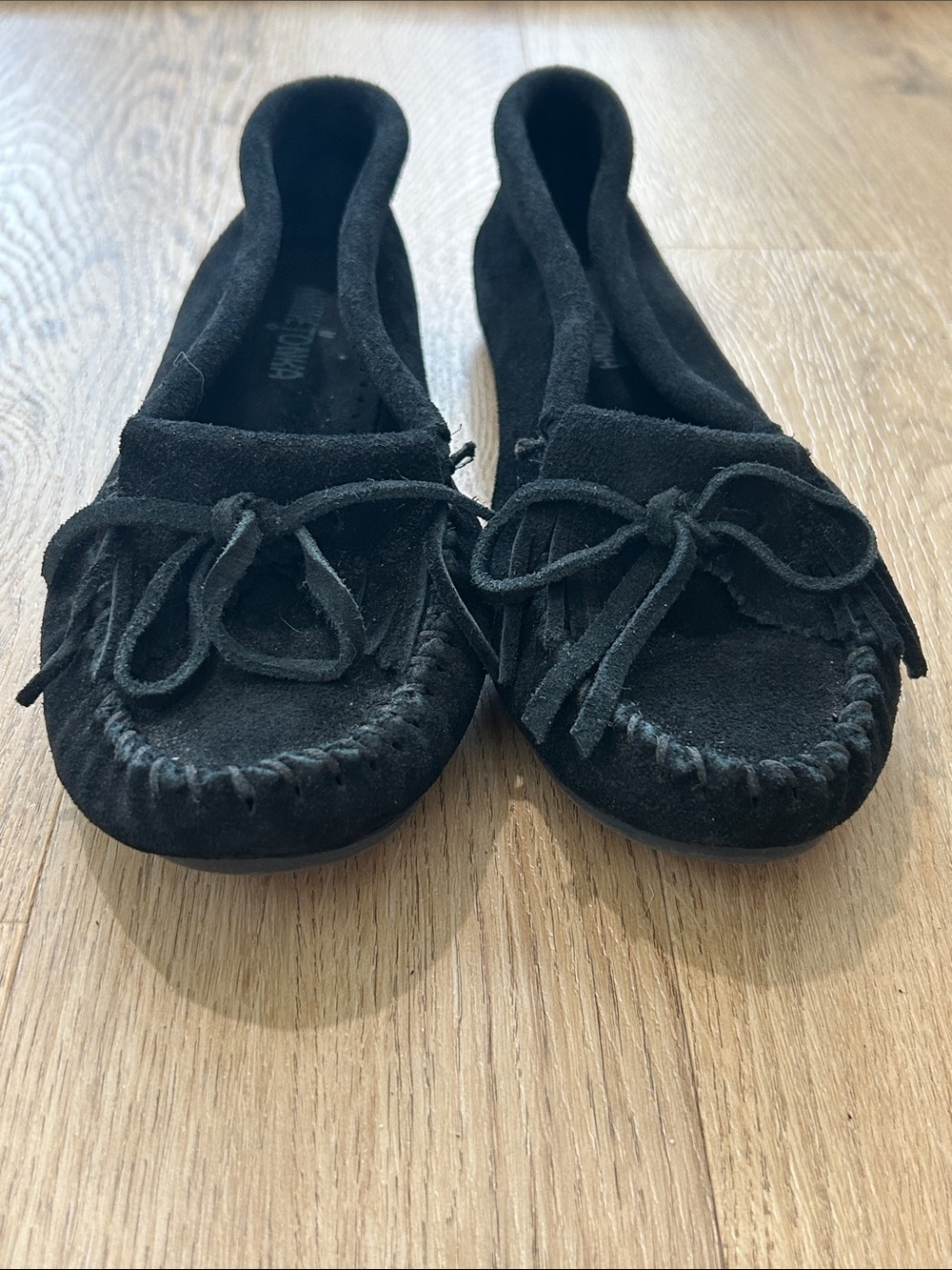 Minnetonka Women’s Black Suede Kilroy Moccasins Size 9.5 EUC - Picture 7 of 8
